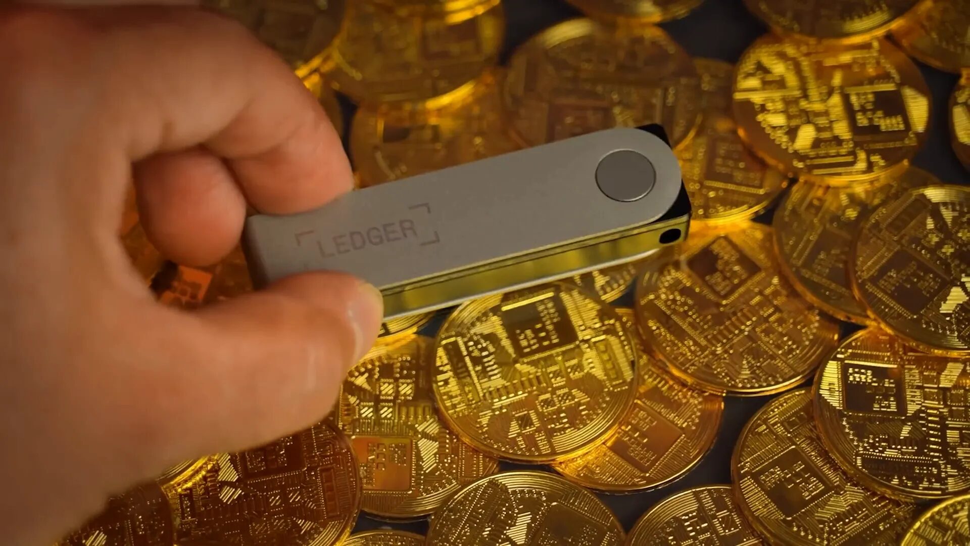 Hardware wallet physical security